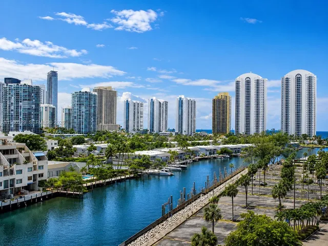 1-bedroom rental at 400 Kings Point Drive #812, Sunny Isles Beach
