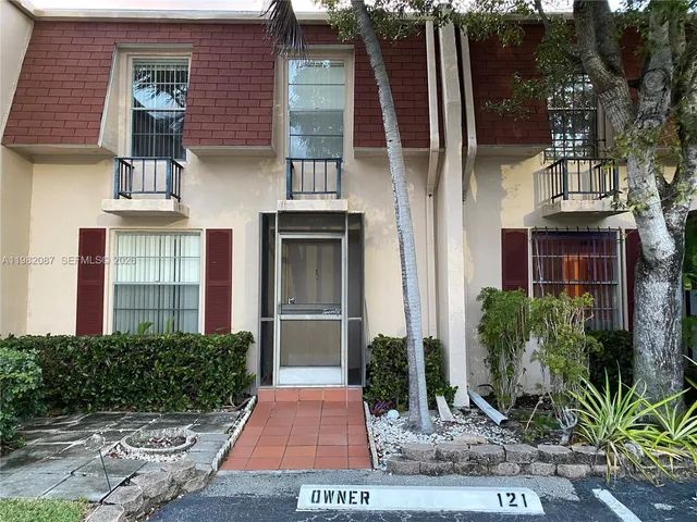 3-bedroom rental at 1951 Atlantic Shores Boulevard #20, Hallandale Beach