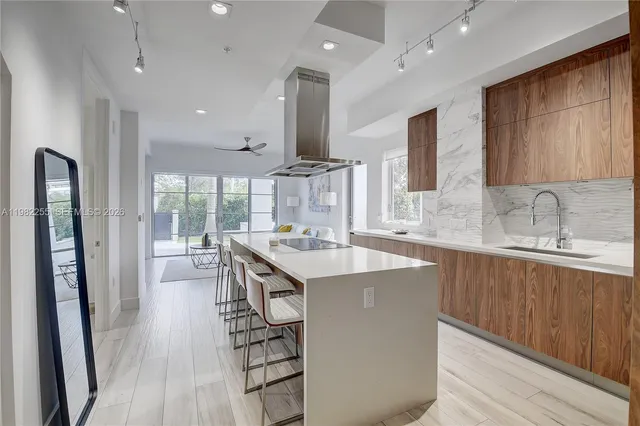 2-bedroom rental at 155 E Boca Raton Road #TH1, Boca Raton