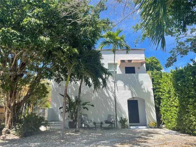 2-bedroom rental at 3421 SW 25th Street #01, Miami