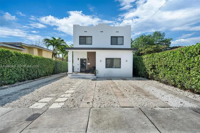 4-bedroom rental at 920 SW 9th Street, Miami