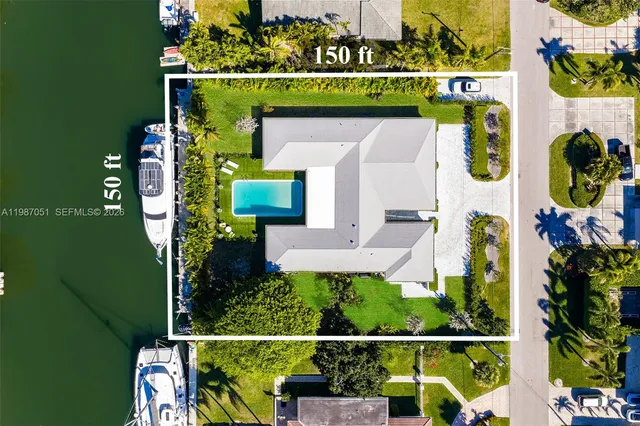 3-bedroom rental at 424 Alamanda Drive, Hallandale Beach