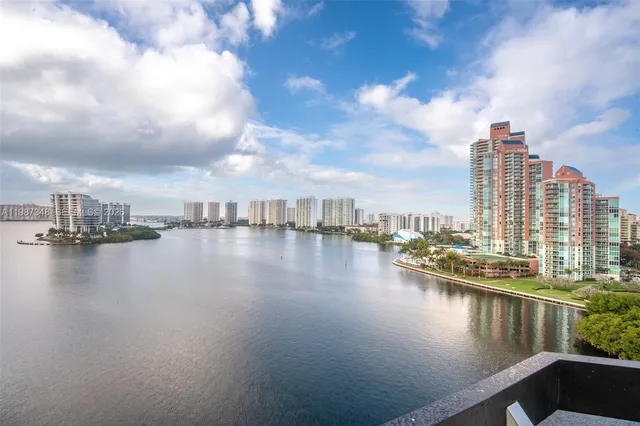 3-bedroom rental at 3530 Mystic Pointe Drive #1401, Aventura