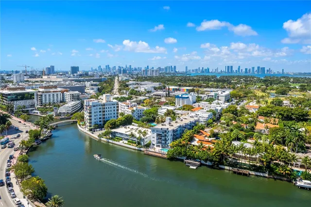 2-bedroom rental at 2555 Collins Avenue #2402, Miami Beach