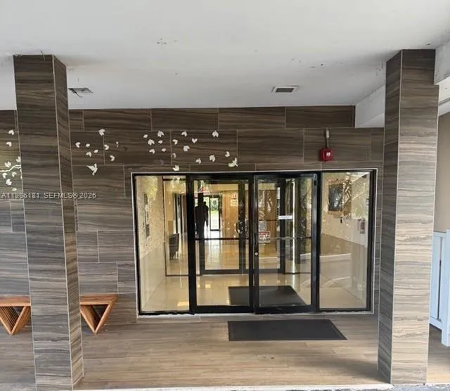 2-bedroom rental at 4164 Inverrary Drive #913, Lauderhill