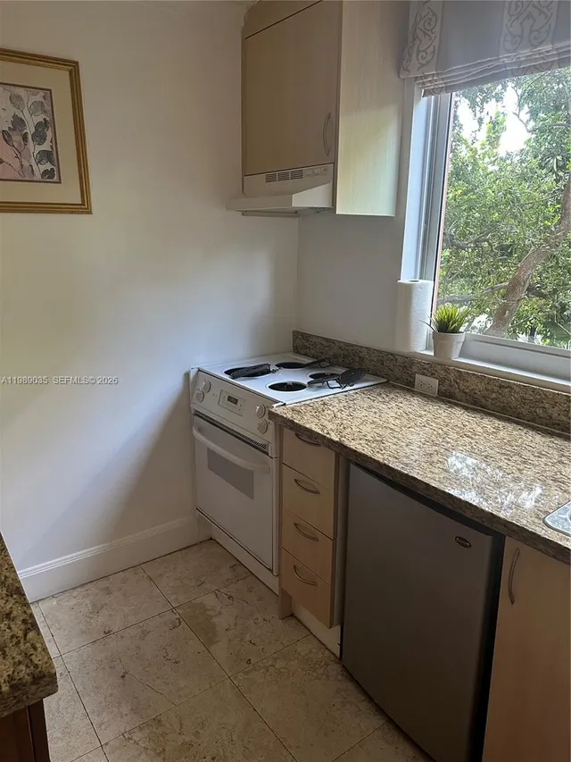 1-bedroom rental at 2951 S Bayshore Drive #417, Miami