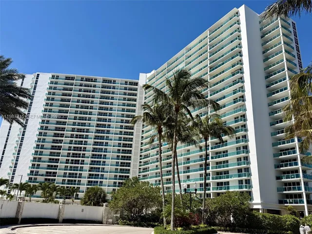 2-bedroom rental at 100 Bayview Drive #528, Sunny Isles Beach