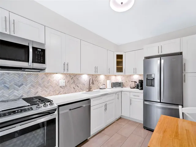 2-bedroom rental at 3140 S Ocean Drive #612, Hallandale Beach
