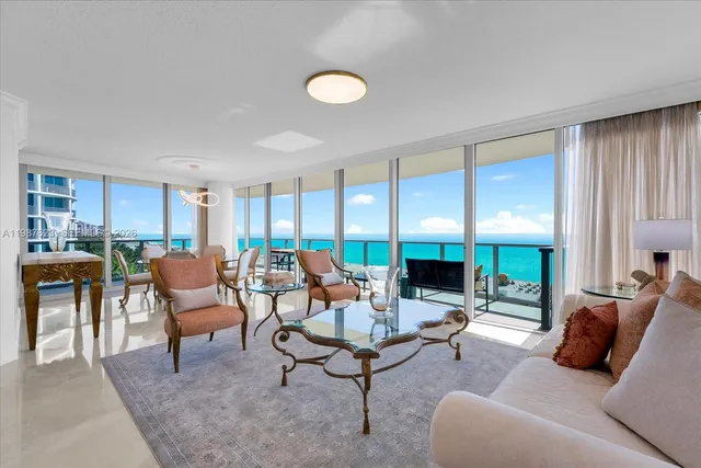 3-bedroom rental at 1455 Ocean Drive #909, Miami Beach