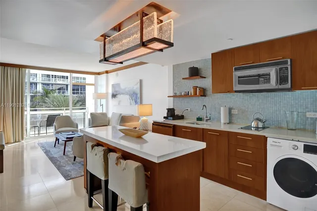 1-bedroom rental at 6801 Collins Ave 309 Door #314, Miami Beach
