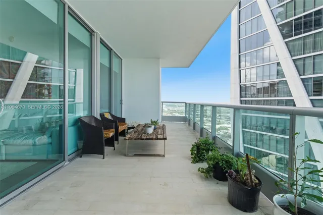 2-bedroom rental at 900 Biscayne Boulevard #4308, Miami