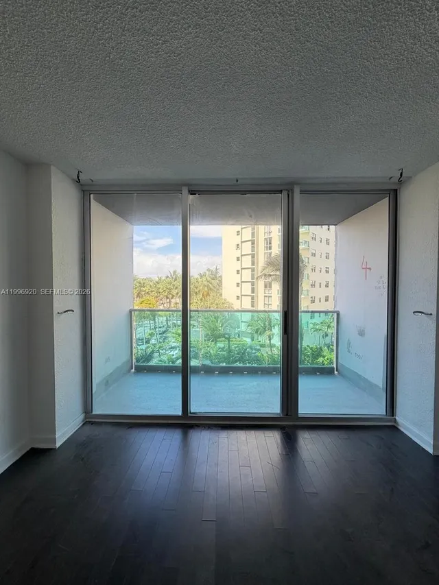 1-bedroom rental at 4001 S Ocean Drive #4H, Hollywood