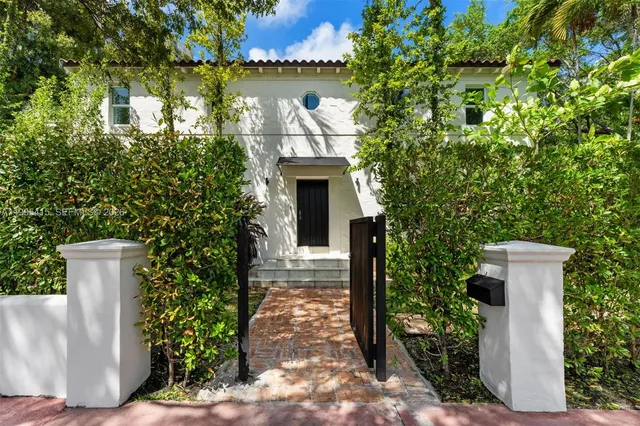 7-bedroom rental at 5812 Alton Road, Miami Beach