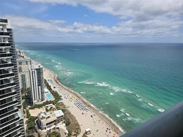 1-bedroom rental at 1830 S Ocean Drive #4309, Hallandale Beach