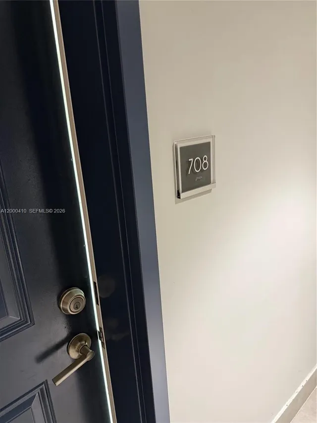 1-bedroom rental at 437 SW 4th Avenue #708, Fort Lauderdale