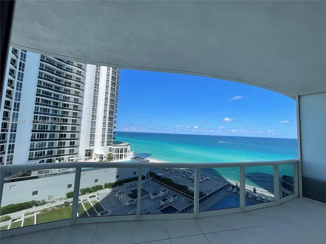 3-bedroom rental at 15811 Collins Avenue #803, Sunny Isles Beach