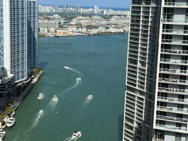 1-bedroom rental at 77 SE 5th Street #4214, Miami
