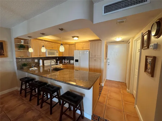 1-bedroom rental at 3725 S Ocean Drive #421, Hollywood