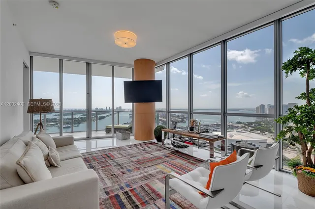 3-bedroom rental at 1100 Biscayne Boulevard #3901, Miami