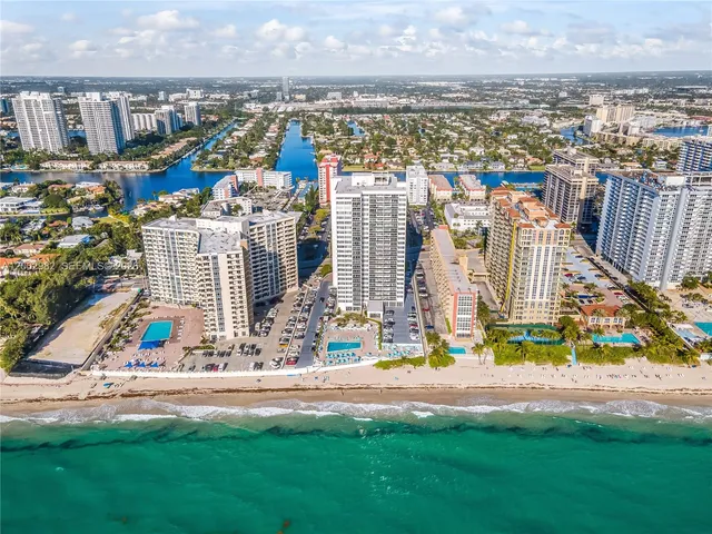 2-bedroom rental at 3140 S Ocean Drive #(Avail 7/1511/15 flex) 606, Hallandale Beach