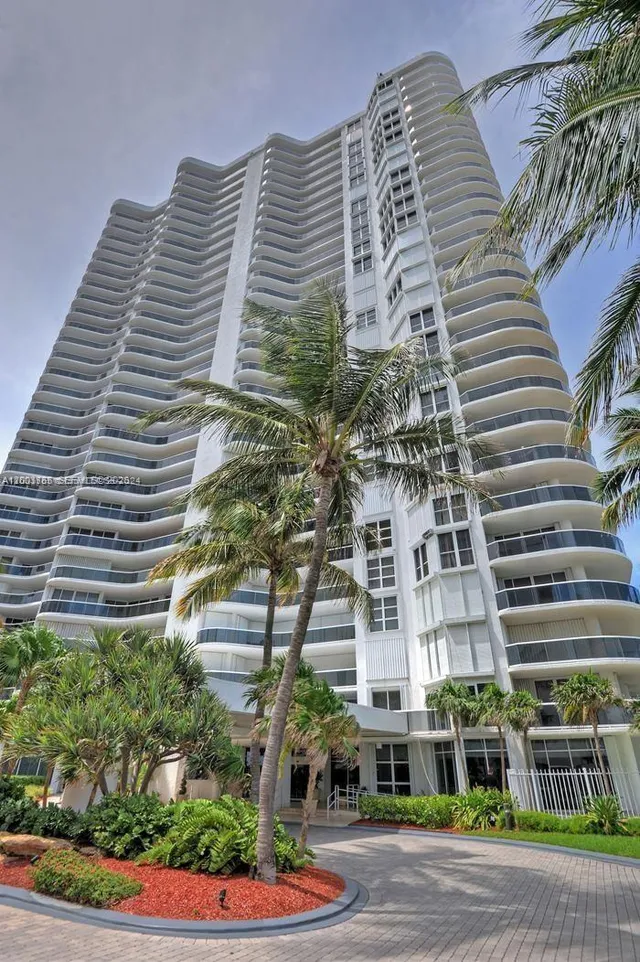 2-bedroom rental at 16711 Collins Avenue #602, Sunny Isles Beach