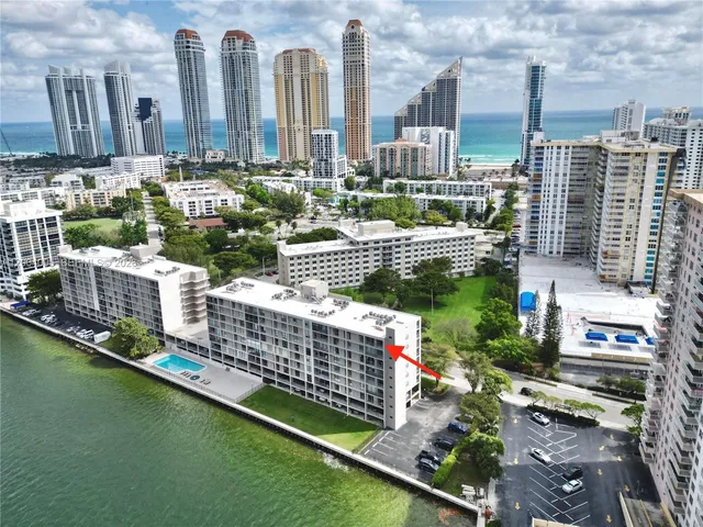 2-bedroom rental at 17500 N Bay Road #S907, Sunny Isles Beach