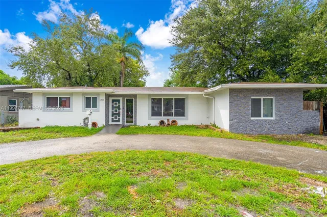 4-bedroom rental at 17930 NE 6th Avenue, North Miami Beach
