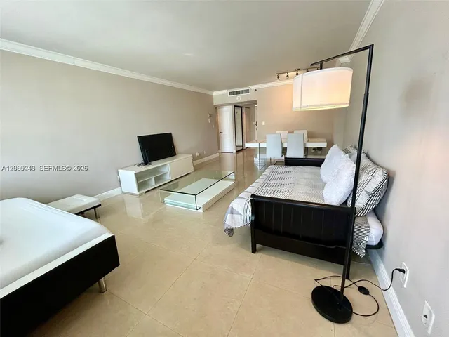 1-bedroom rental at 100 Lincoln Road #1010, Miami Beach