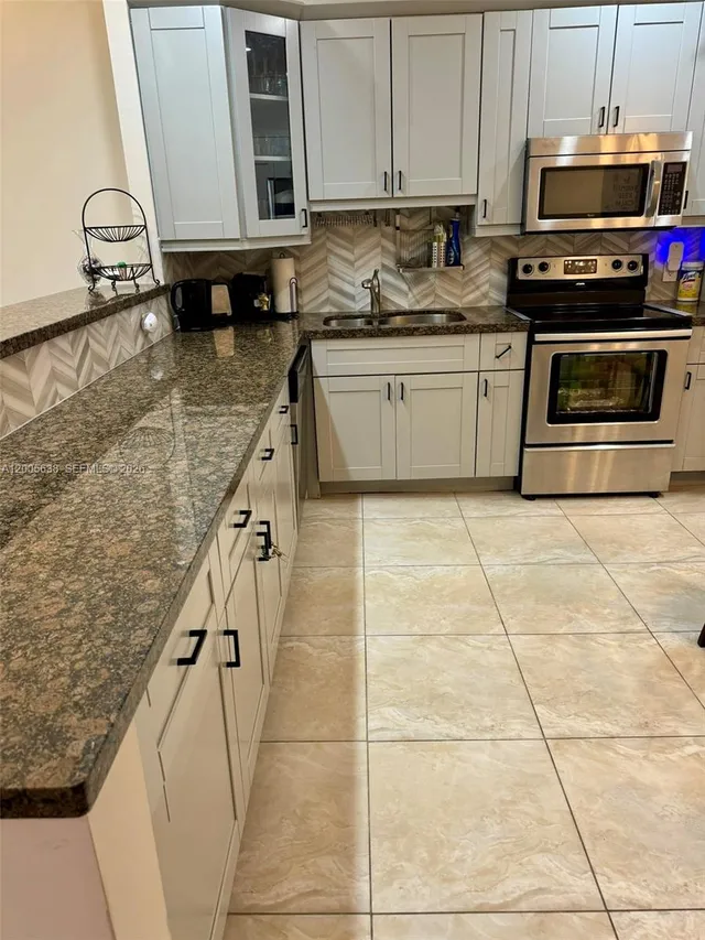 1-bedroom rental at 3725 S Ocean Drive #L12, Hollywood