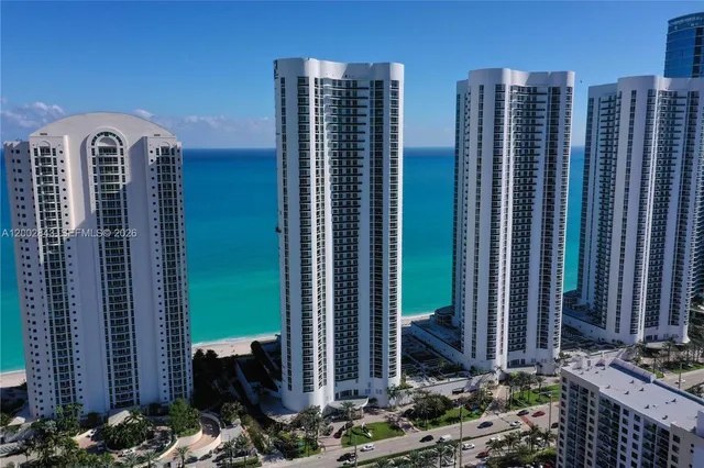 3-bedroom rental at 16001 Collins Avenue #1406, Sunny Isles Beach