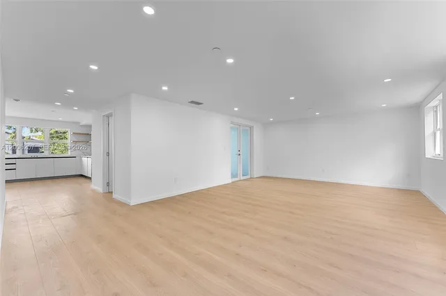 4-bedroom rental at 824 SE 12th Court #828, Fort Lauderdale