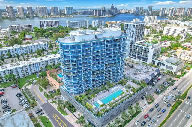 3-bedroom rental at 17550 Collins Avenue #1002, Sunny Isles Beach