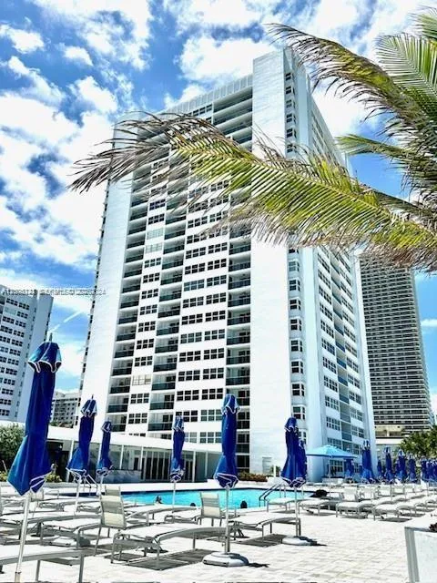 2-bedroom rental at 1904 S Ocean Drive #SEASONAL 1707, Hallandale Beach