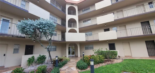 1-bedroom rental at 6361 N Falls Cir Drive #106, Lauderhill