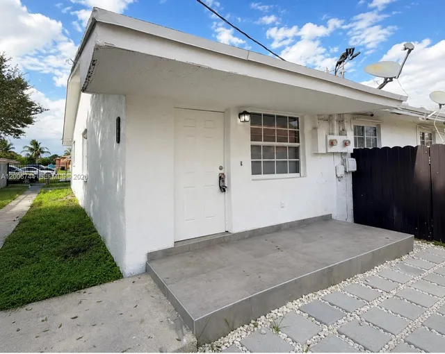 2-bedroom rental at 15741 NW 40th Court #B, Miami Gardens