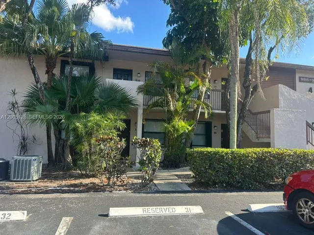 2-bedroom rental at 9926 Nob Hill Court #9926, Sunrise