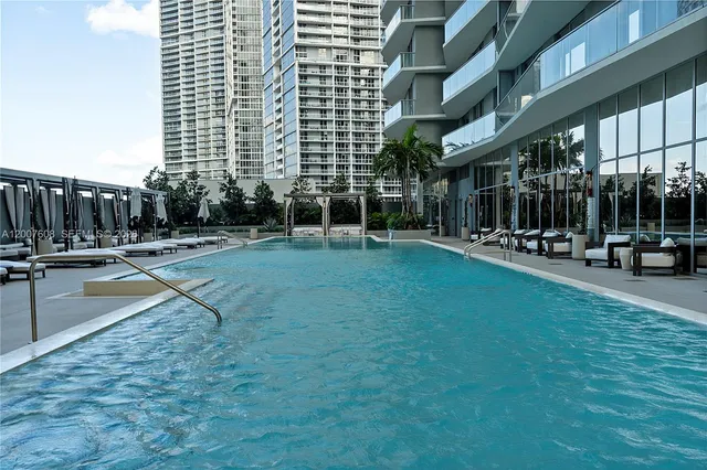 1-bedroom rental at 77 SE 5th Street #1510, Miami