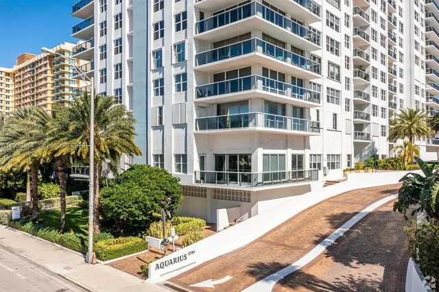 3-bedroom rental at 2751 S Ocean Drive #508S, Hollywood