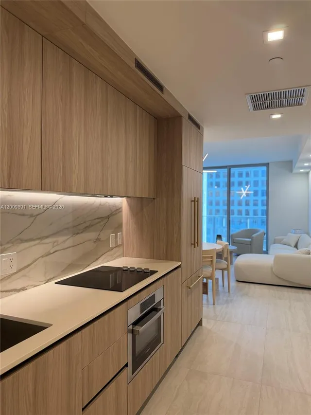 1-bedroom rental at 77 SE 5th Street #1614, Miami