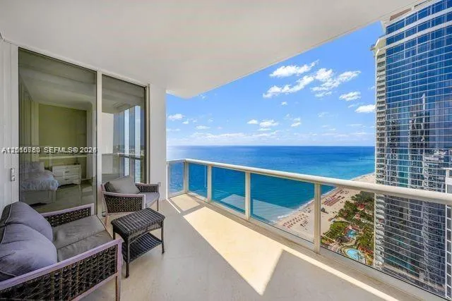 3-bedroom rental at 18101 Collins Avenue #4702, Sunny Isles Beach