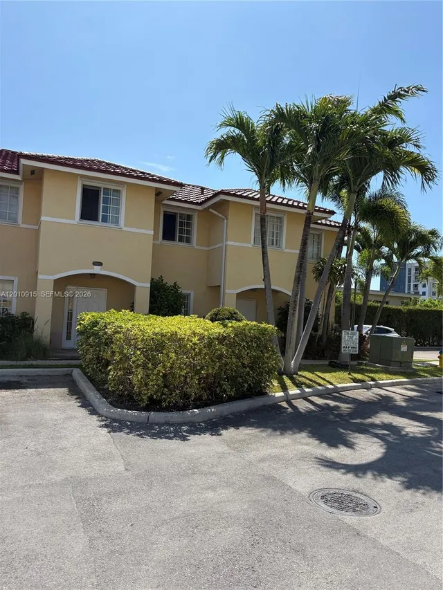 3-bedroom rental at 2086 NE 167th Street #2108, North Miami Beach