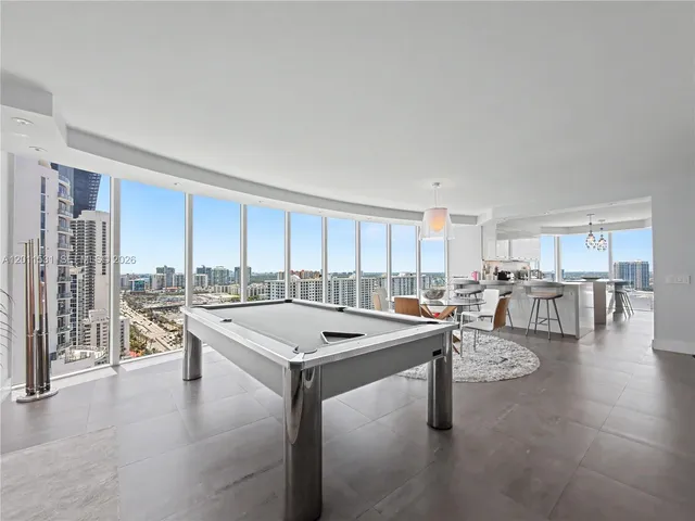 3-bedroom rental at 17555 Collins Avenue #2501, Sunny Isles Beach
