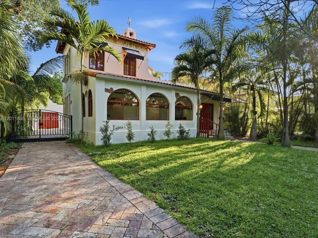 3-bedroom rental at 1137 Asturia Avenue, Coral Gables
