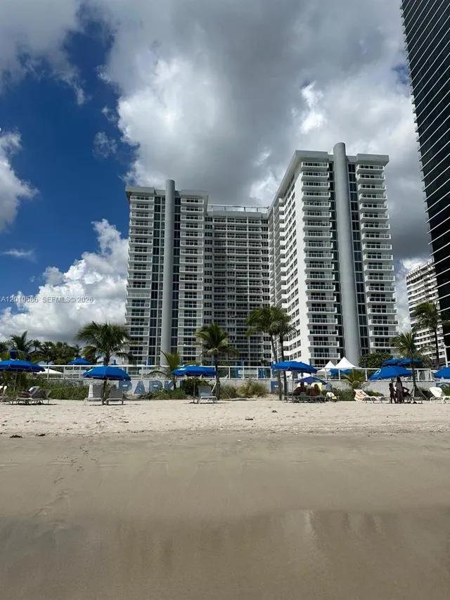 2-bedroom rental at 2030 S Ocean Drive #1706, Hallandale Beach