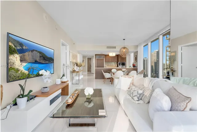 2-bedroom rental at 475 Brickell Avenue #3515, Miami