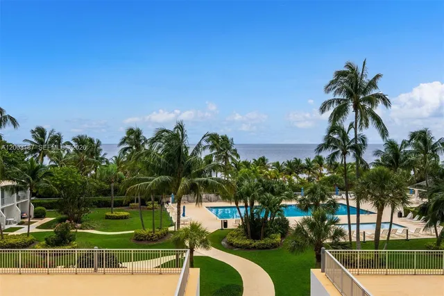 2-bedroom rental at 881 Ocean Drive #3E, Key Biscayne