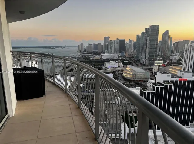 2-bedroom rental at 1750 N Bayshore Drive #3114, Miami