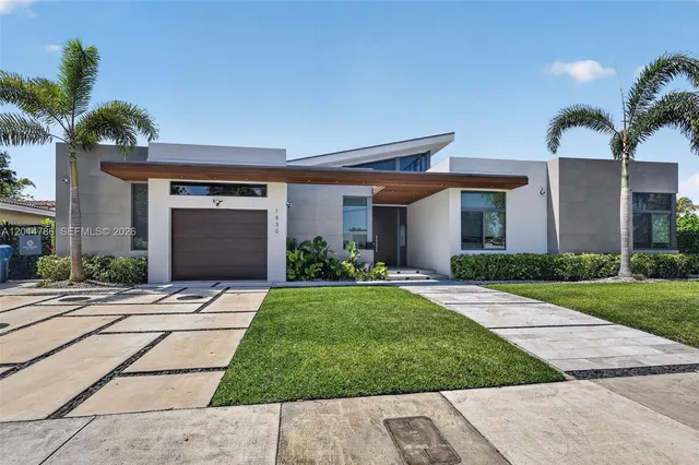 6-bedroom rental at 1830 NE 193rd Street, Miami