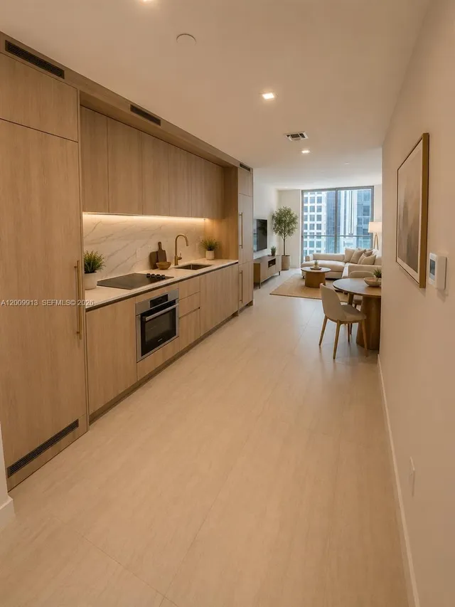 1-bedroom rental at 77 SE 5th Street #1811, Miami