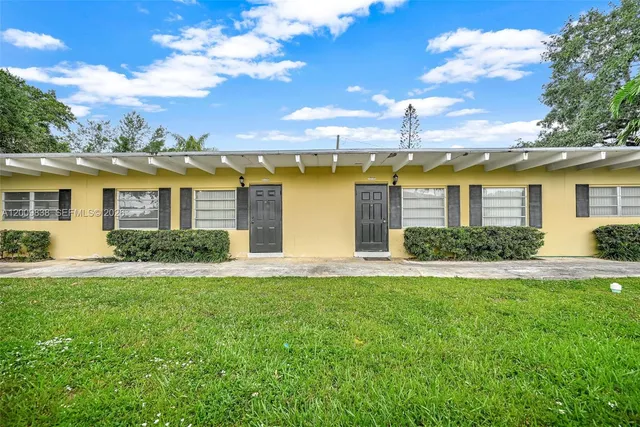 3-bedroom rental at 2225 SW 62nd Court #2225, Miami